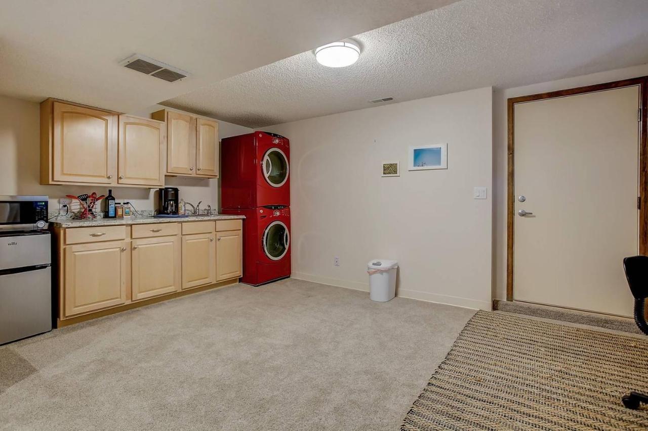 Bright & Cozy Studio Apartment In Colorado Springs Eksteriør billede