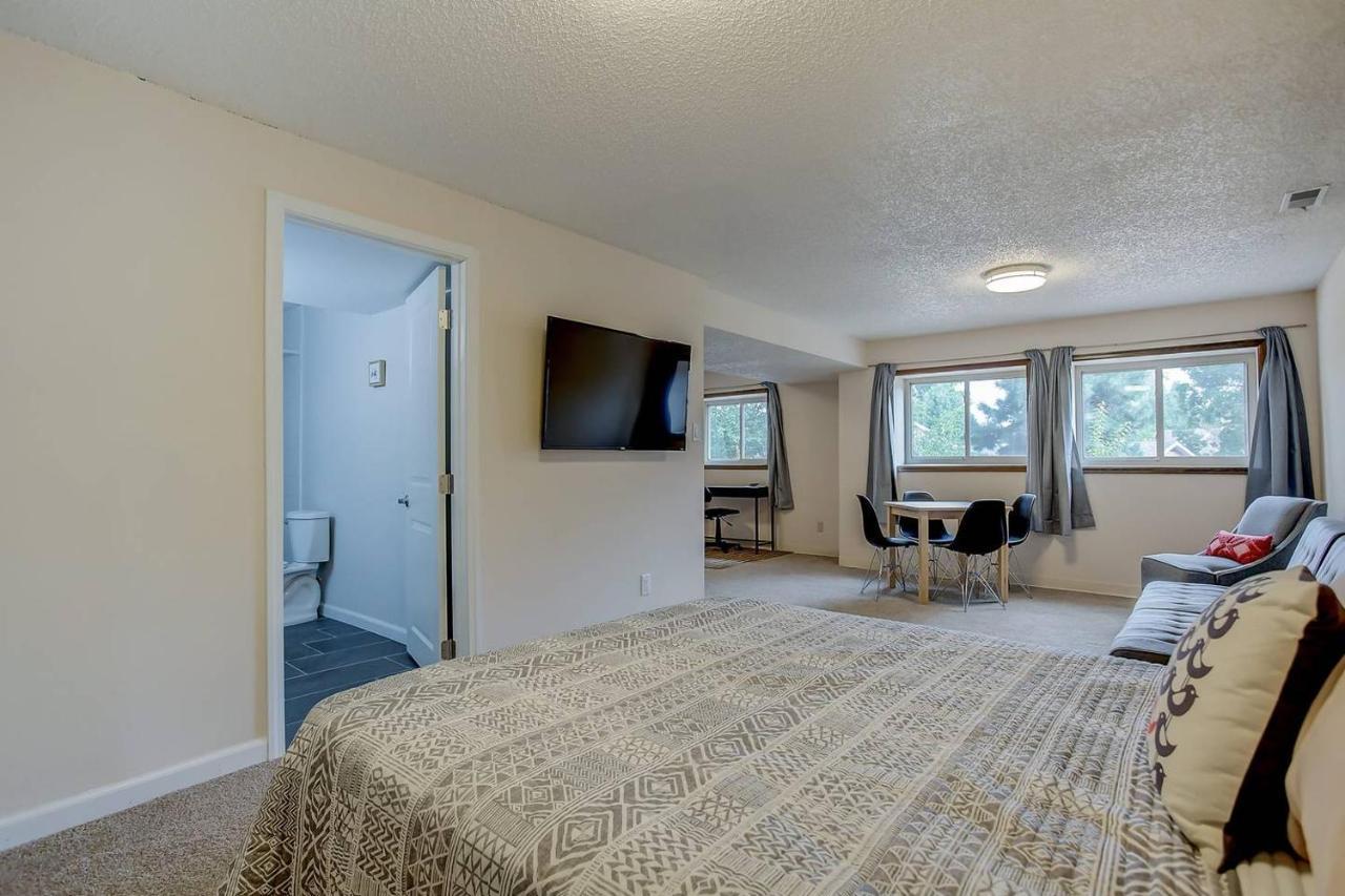 Bright & Cozy Studio Apartment In Colorado Springs Eksteriør billede