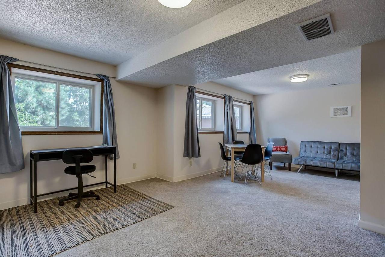 Bright & Cozy Studio Apartment In Colorado Springs Eksteriør billede
